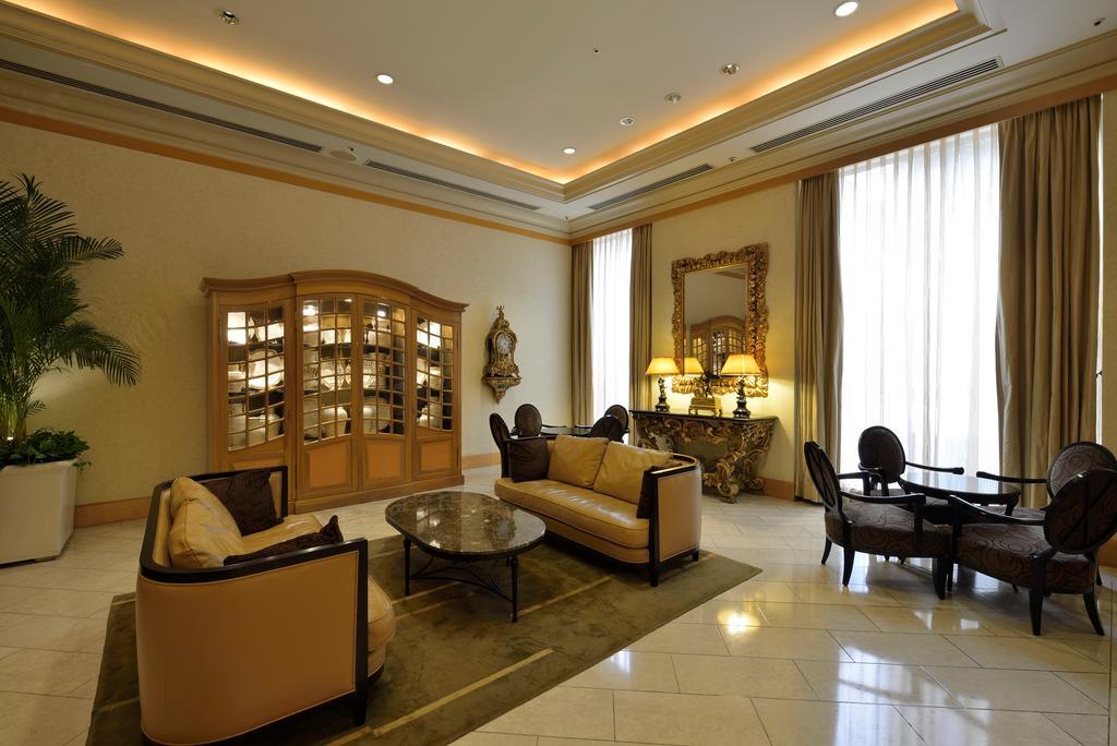The Sherwood Тайбей Екстер'єр фото The lobby of the hotel