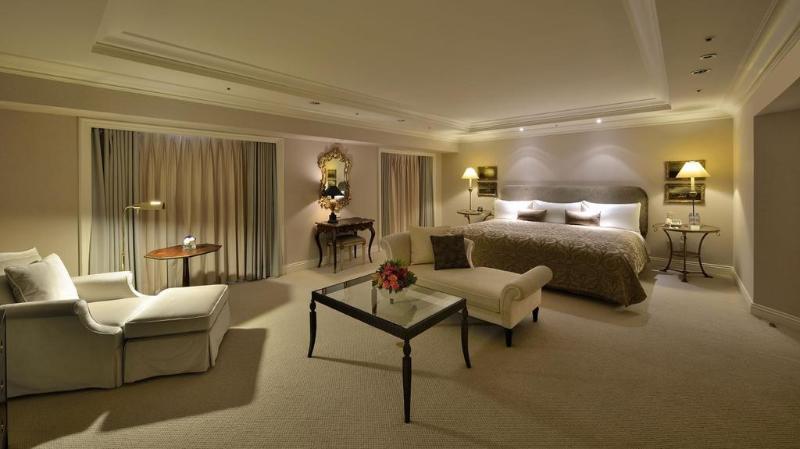 The Sherwood Тайбей Екстер'єр фото A suite at the Mandarin Oriental, London