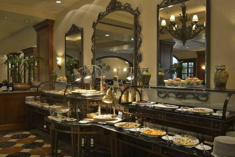 The Sherwood Тайбей Екстер'єр фото A buffet at a hotel