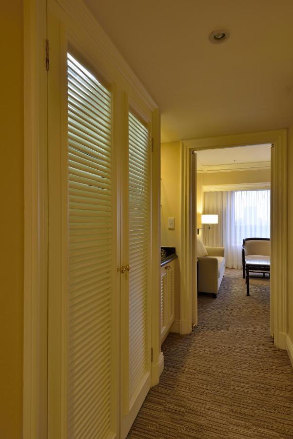 The Sherwood Тайбей Екстер'єр фото A suite at the Ritz-Carlton, Boston